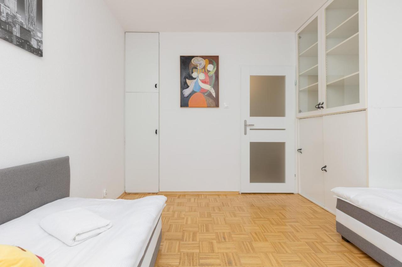 Family Apartment Bogatynska Bemowo By Noclegi Renters Varsóvia Exterior foto